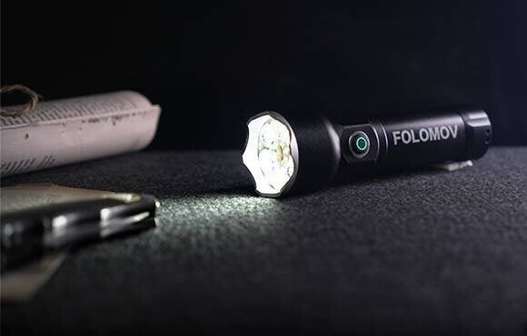 【Multifunctional】Illuminates up to 200m! A super high-brightness light that also serves as a mobile battery