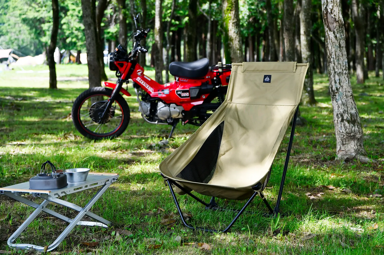 【Your Personal Premium Seat】 Can be loaded onto a motorcycle! Relax with a folding high back low chair.