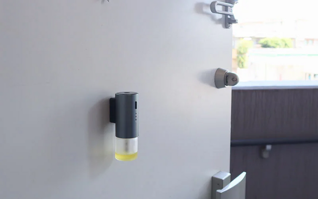 【Refresh】The moment you open the door, a pleasant aroma! An aroma diffuser with a vibration trigger