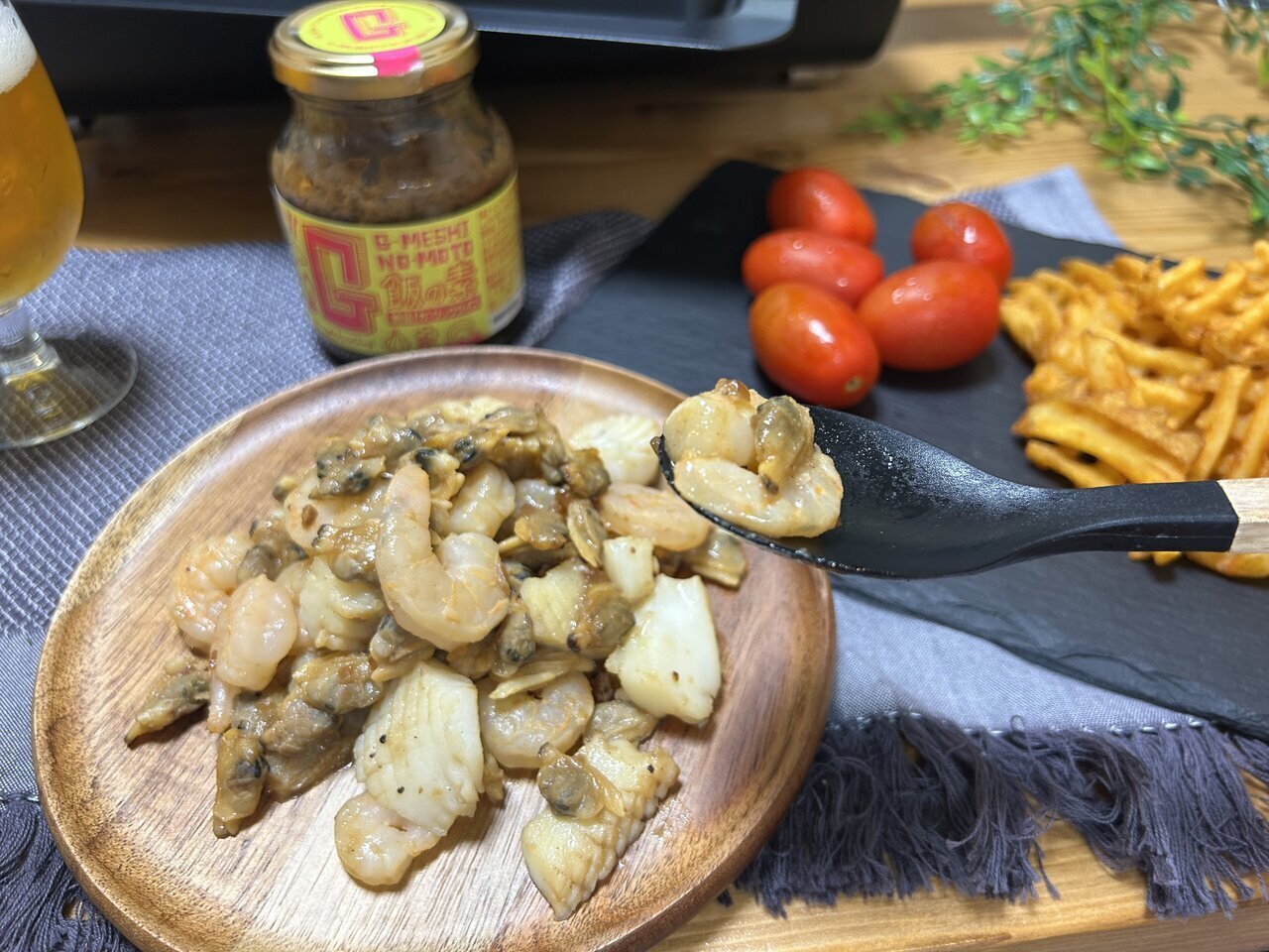 【Just with a hot plate】 it’s like a home restaurant! The ultimate food companion that pairs well with beer is G rice mix + frozen seafood mix.