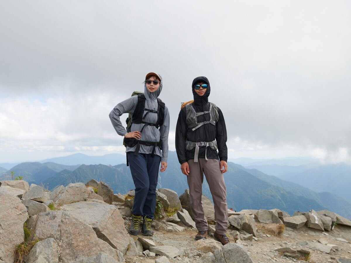 【Climbing】Light rain and wind are no problem! An ultra-thin mid shell that can be worn alone or layered as an outer layer