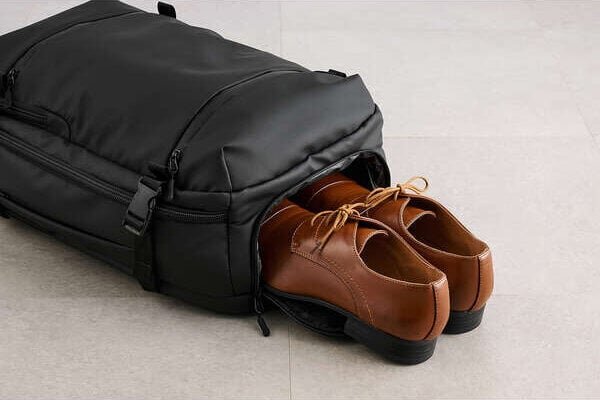 【Expert】Wait, putting shoes directly in there!? The travel backpack with an independent pocket is amazing