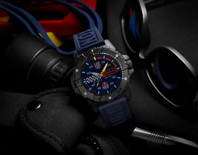 Luminox Megabass Racing Condition 200本限定 Luminox】200m Water Resistance Hardcore Specs! “Red Bull AMPOL