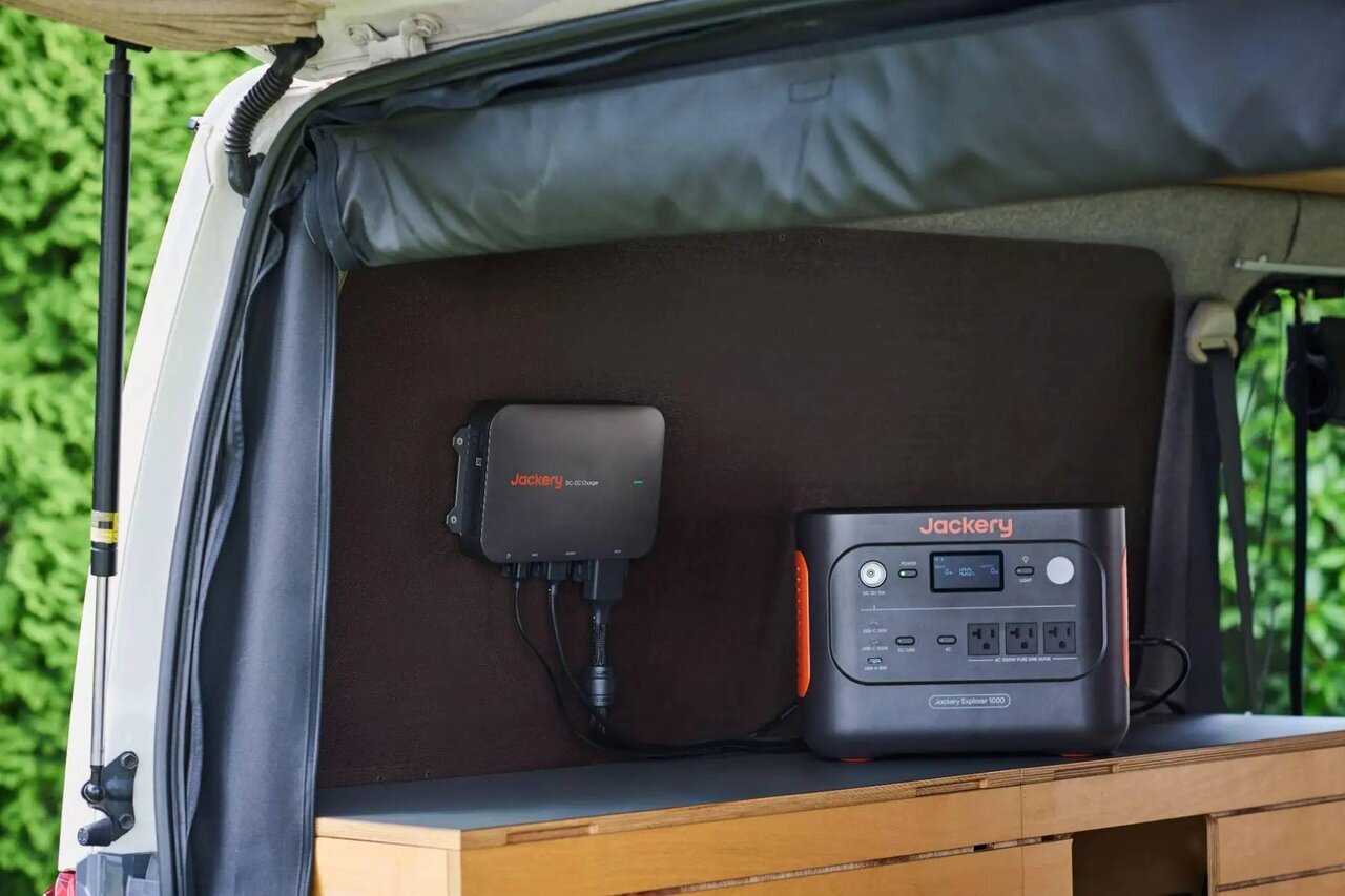 【Car Camping】Fully charged while driving! A car charger that can charge at 6 times the speed of a cigarette socket