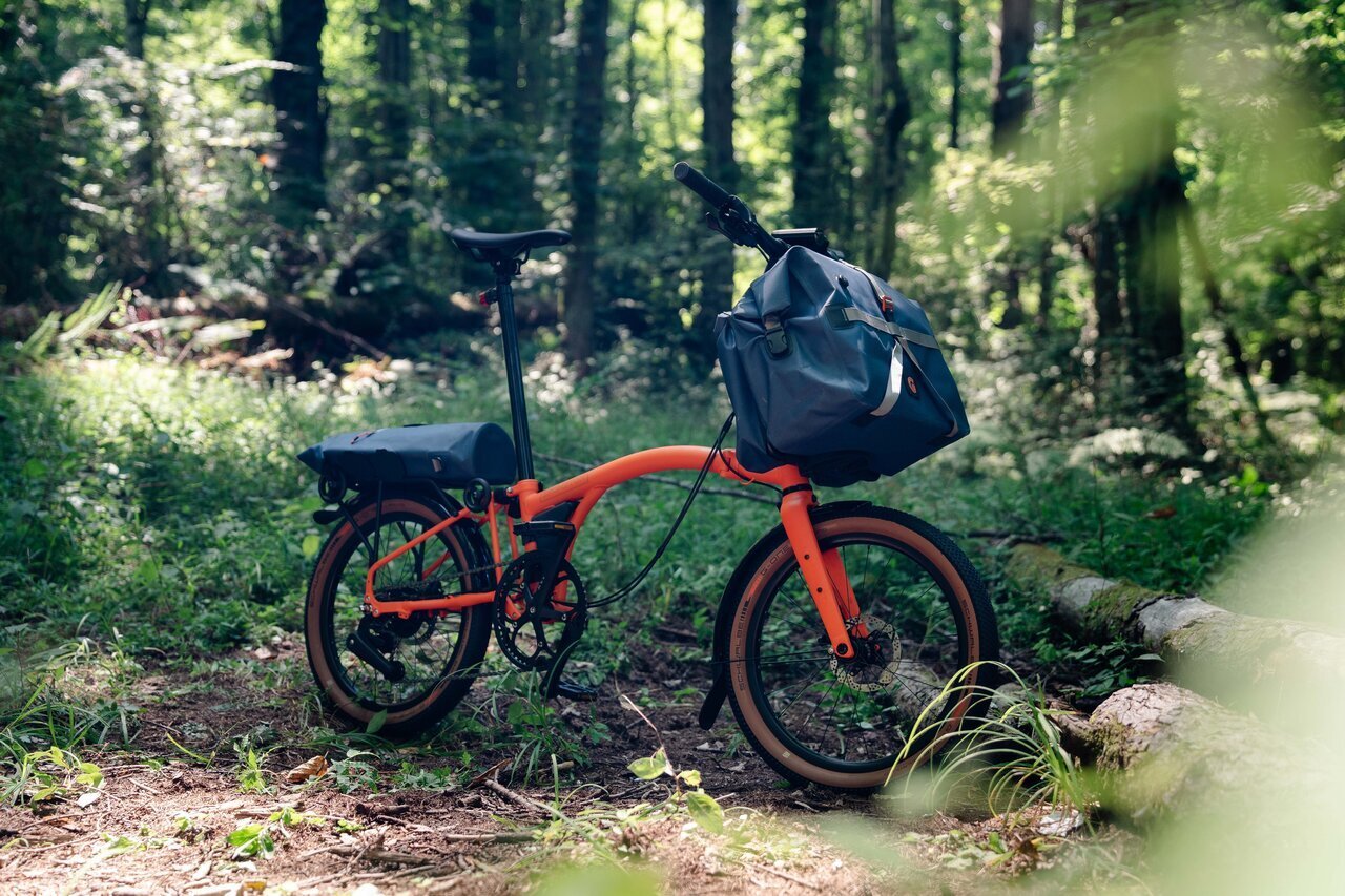 【Like an MTB】Mud and water, bring it on! This folding bicycle seems capable of off-roading too.