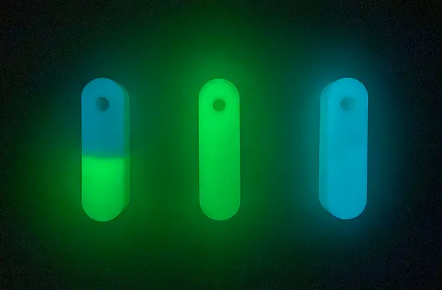 【Glow-in-the-Dark】Shining brightly even in the dark! The "glowing" keychain adds mixed colors to the lineup