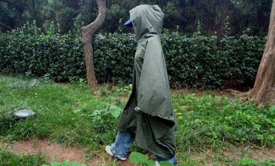 【Multifunctional】 From rainy days to disaster situations! A 5-in-1 rain poncho that transforms according to the scene