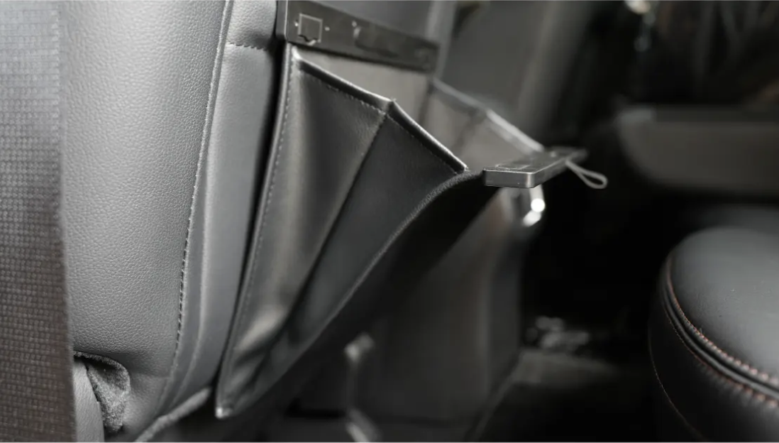 【In-vehicle Trash Can】Fits in like a genuine product! Pay attention to the strong magnetic lock that shuts off odors