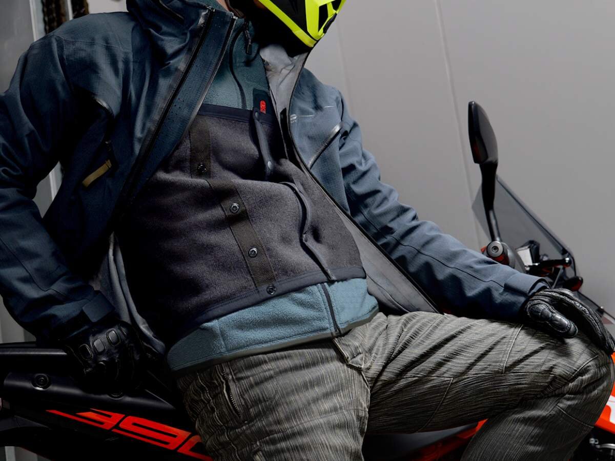 【バイク】冷えるお腹がホカホカに！ジャケットの下から着脱できるライダース腹巻き