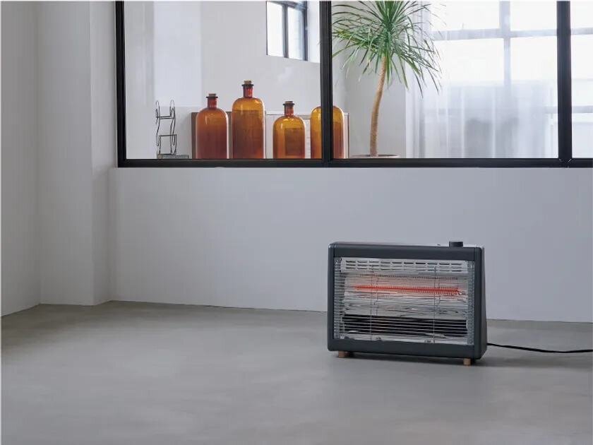 【Cold Protection】Eliminate cold feet! A wide hybrid heater that warms up quickly.