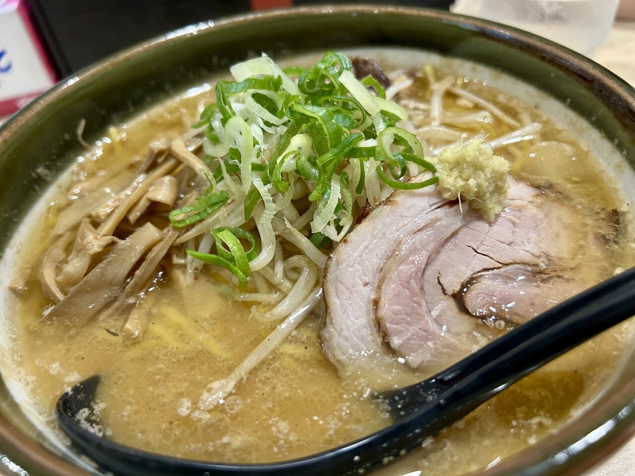【ラーメン】神奈川県初の札幌すみれ暖簾分け店！「札幌ラーメン 郷」の本格濃厚味噌ラーメンに感動