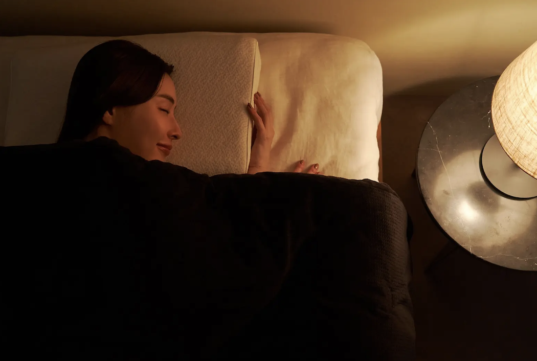 【防寒】一枚でポッカポカ！寝床内温度を安定させる「ヒツジのいらないかけ布団」最新作