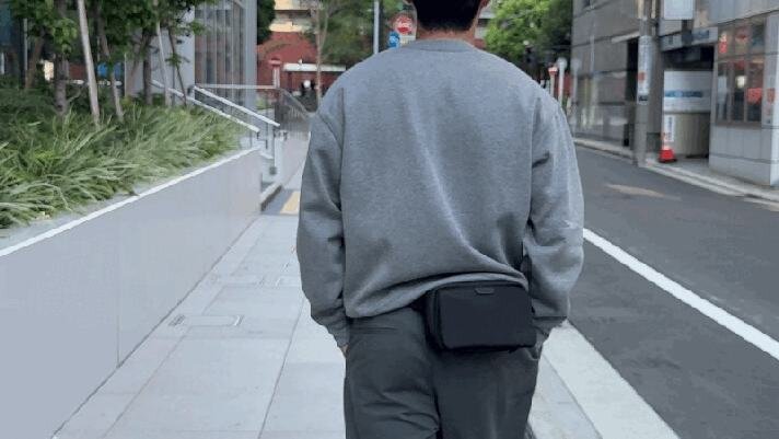 【手ぶら】ポケット以上、バッグ未満!2WAYミニバッグの身軽さに病みつきだ