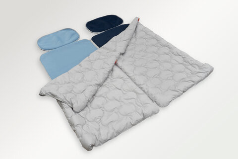 【車中泊】人気キャンピングカーを手がける「レクビィ」開発!軽くてふっくらな専用寝具