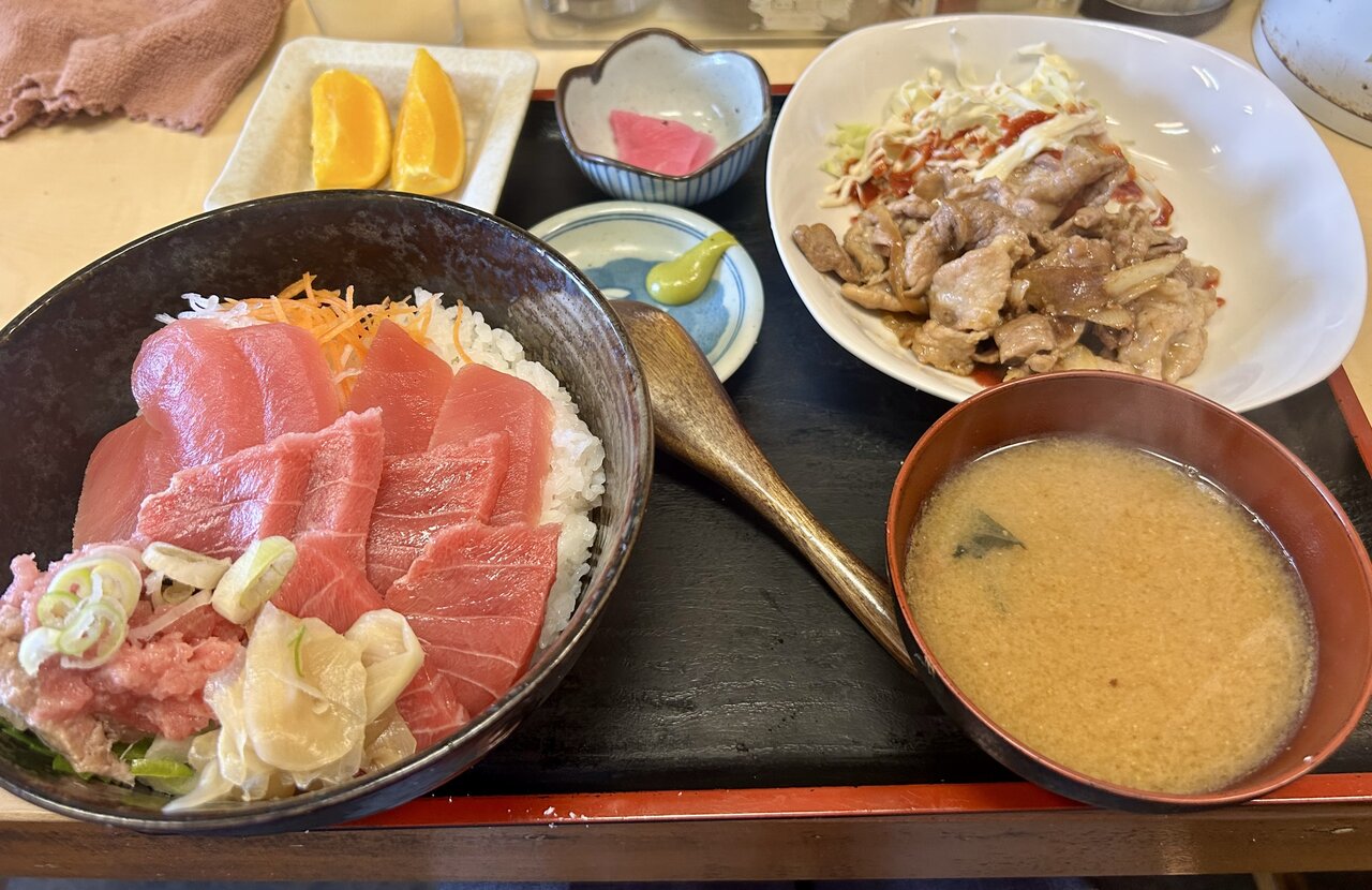 神奈川県相模原の青果市場でまぐろと焼肉!? ボリューム抜群「ミックス丼 焼き肉付き」を食べた