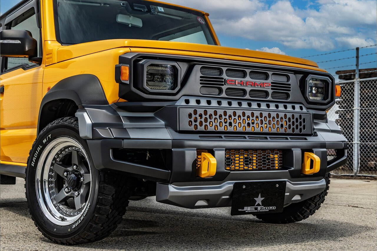 "Customizing the Wild Face of Jimny Sierra & Nomad! Styled like a popular pickup truck."