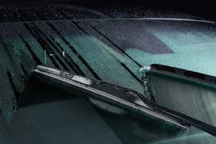 【High-Durability Wiper】Fear no heavy snow or torrential rain! It flicks off with ultra-fine graphene stronger than steel.