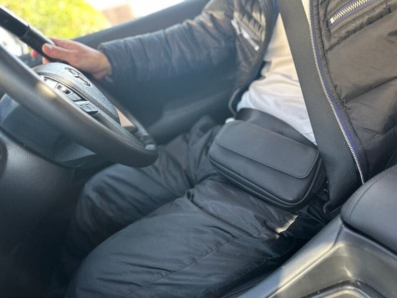 【手ぶら】ポケットを拡張!? 現金やスマホ、カードも全部入るギミックが面白い