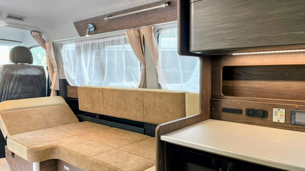 【車中泊】ぶち最高じゃけぇ！広島県産キャンピングカーが“動く家”そのものだった