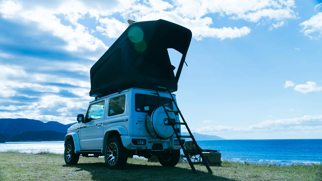 【Car camping】Where to set up, on the car or the ground? The trending 2WAY roof tent has become even lighter