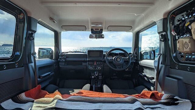 【Jimny】3 Practical Dedicated Items! Under-Seat Storage and Digital Land Meter among Others