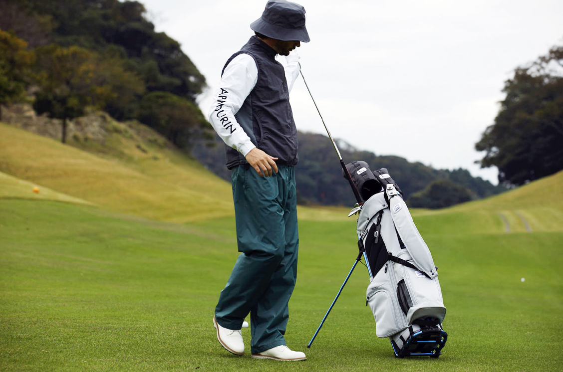 【Golf】For players who are serious about authenticity! The secret to ease of use is the one-touch opening and closing stand