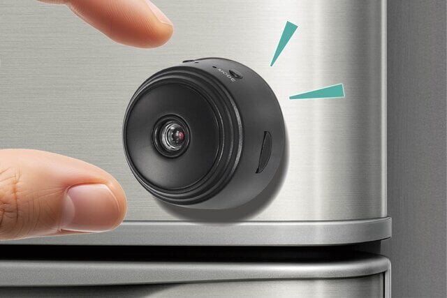 【Year-end and New Year absences countermeasures】Just stick it on your refrigerator or in front of your door! Easy security with a back magnetic camera