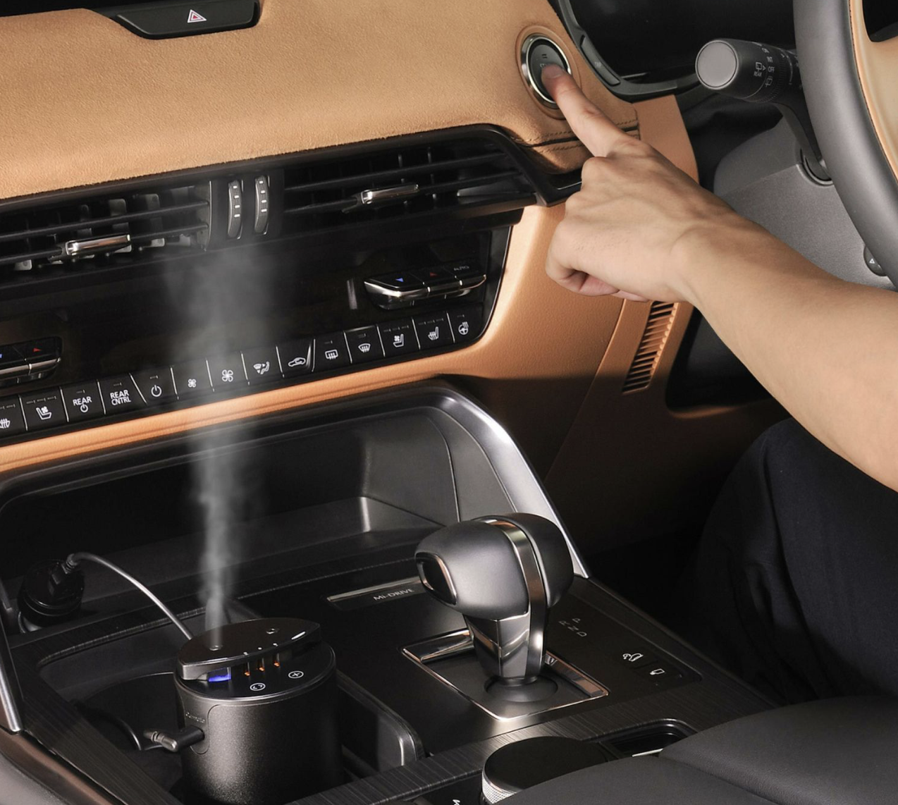 【In-Car Gadget】Change your scent according to your mood! The "Double" diffuser with engine-linked spraying