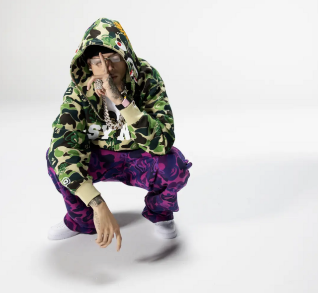 BAPE 迷彩ハーフジップジャケット  M BAPE × SPOTIFY × SYNA】「CAMO」を再構築！注目は“パープル