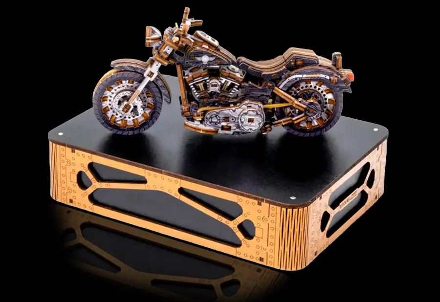 【Men's Hobby Time】 It "really" runs with intricate mechanics! I want to assemble a wooden V-twin motorcycle!