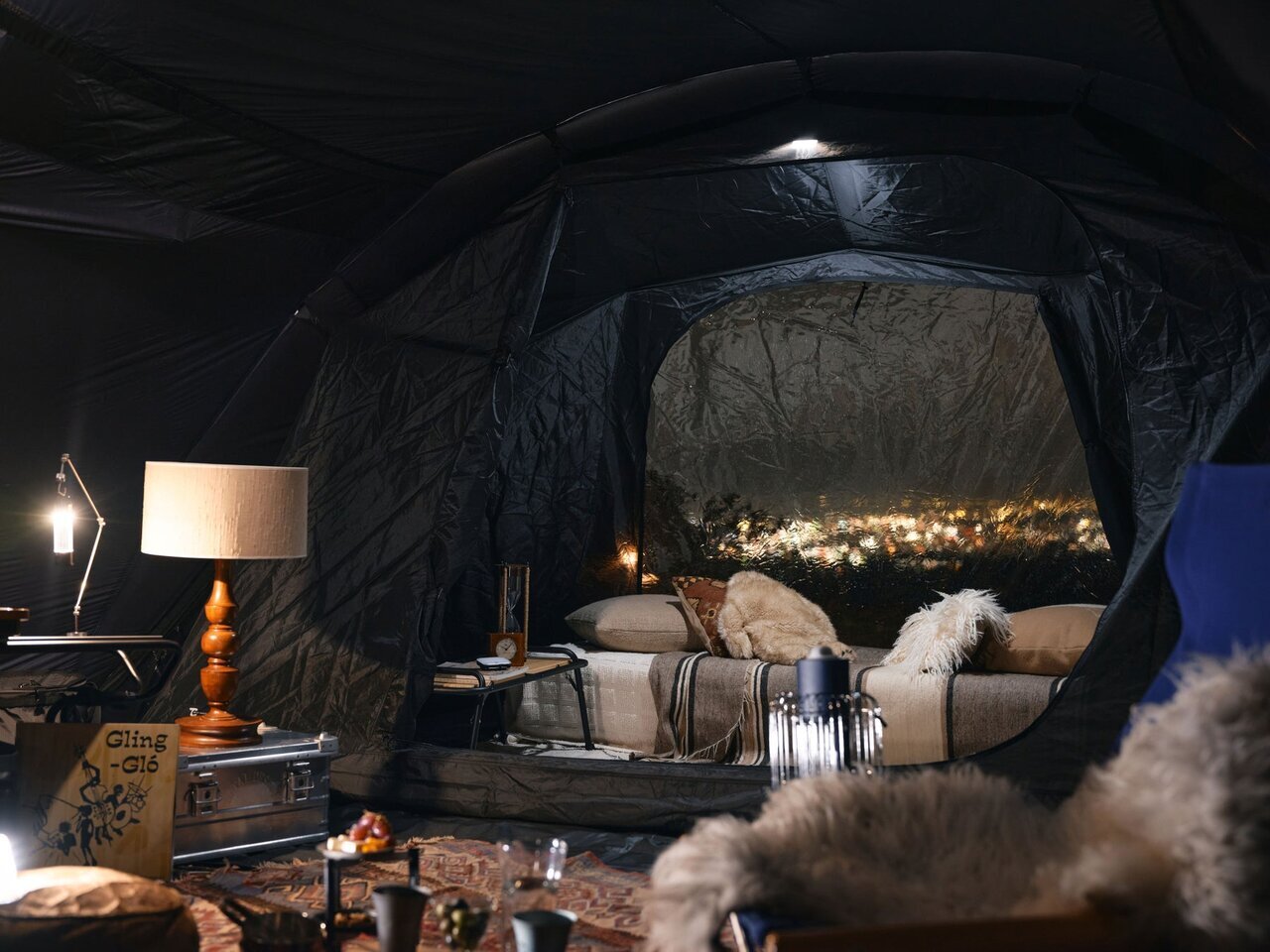 The popular shelter has evolved! The utility has increased with a ground sheet and a blackout roof sheet.