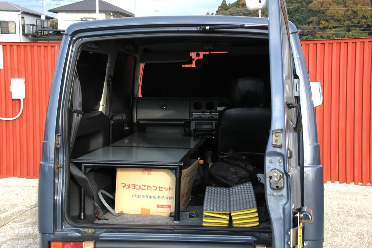 【Car Camping】Ibaraki Prefecture – Lake Kasumigaura offers a mukuro (charcoal) kotatsu & bed kit for comfort! Freshly grilled eel and deep-fried skewers as well