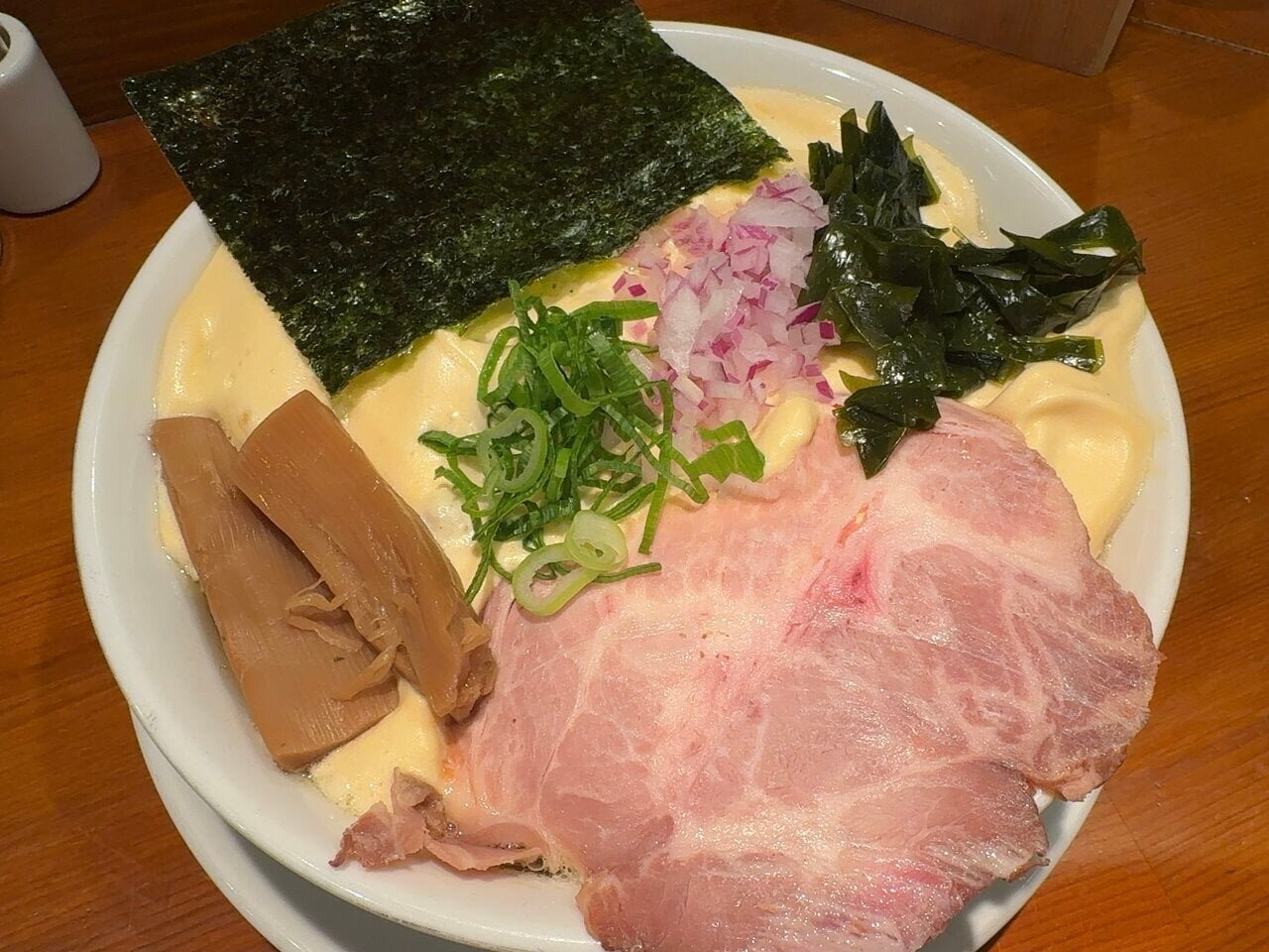 【Ramen Journey】Right near Yokohama Station! The unexpected deliciousness of the limited quantity "Happy Natto Ramen"