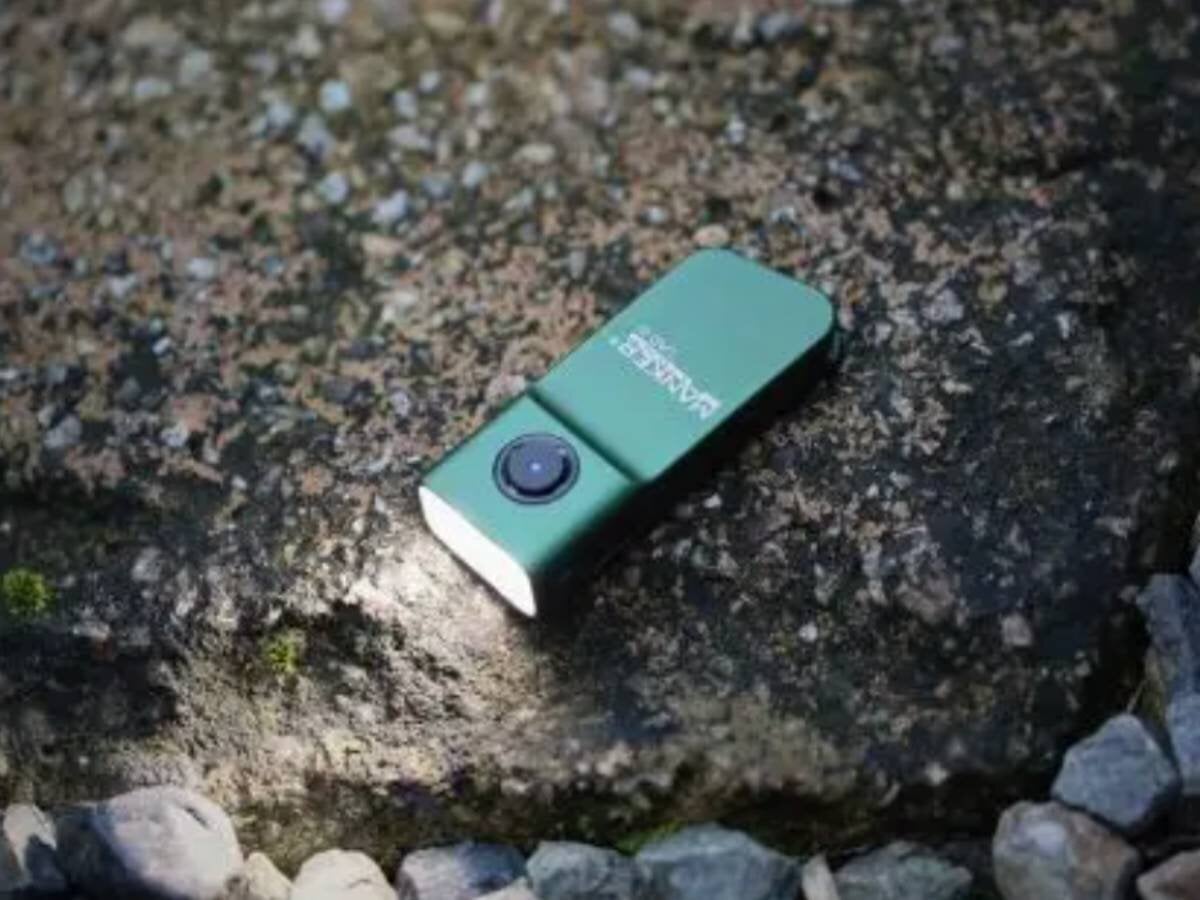 【地震の備え】指1本サイズなのにパワフル照射!コンパクト懐中電灯の決定版