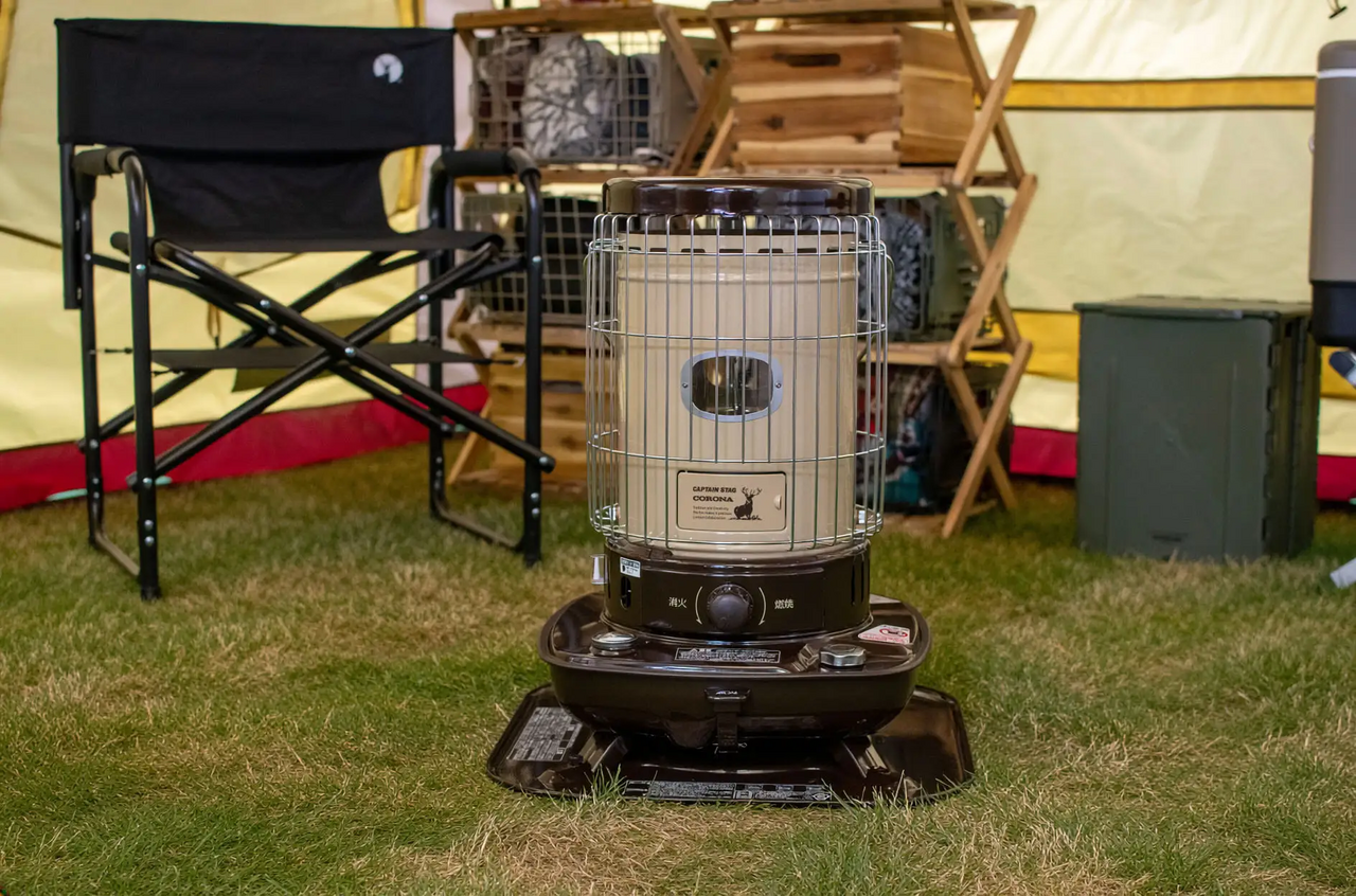 【Captain Stag × Corona】The first two-tone color scheme is rare! Stay warm with a retro kerosene stove