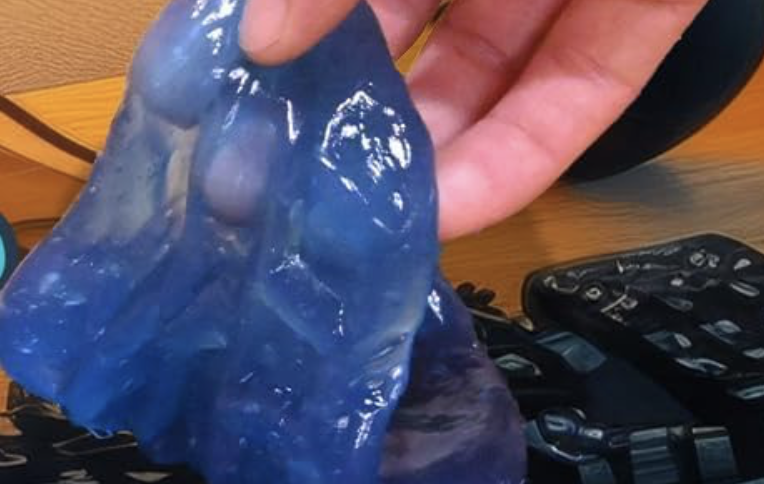 【クルマの大掃除】とろネバ〜で絡めとる!ブラシじゃ取れない奥&隅にジェルクリーナー