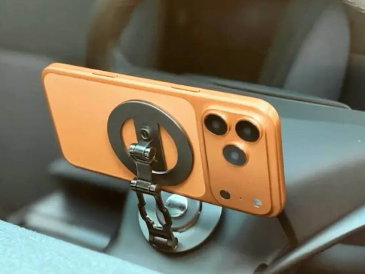 【Car Mount】Fixed at the desired angle! With a “3-axis” holder, it's easy to see from any position, vertically or horizontally