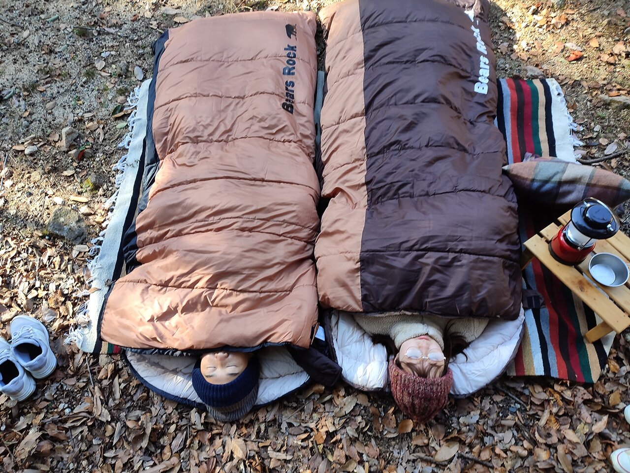 【冬キャンプ】もはや家より眠れるかも!? 手足を伸ばせる“キングサイズ”寝袋