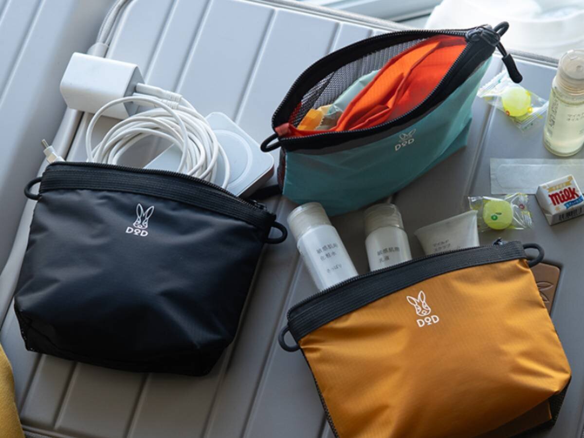 【Trending on SNS】 DOD's "Bath Bag" becomes a pouch! Focus on the three-compartment structure that allows for neat organization.