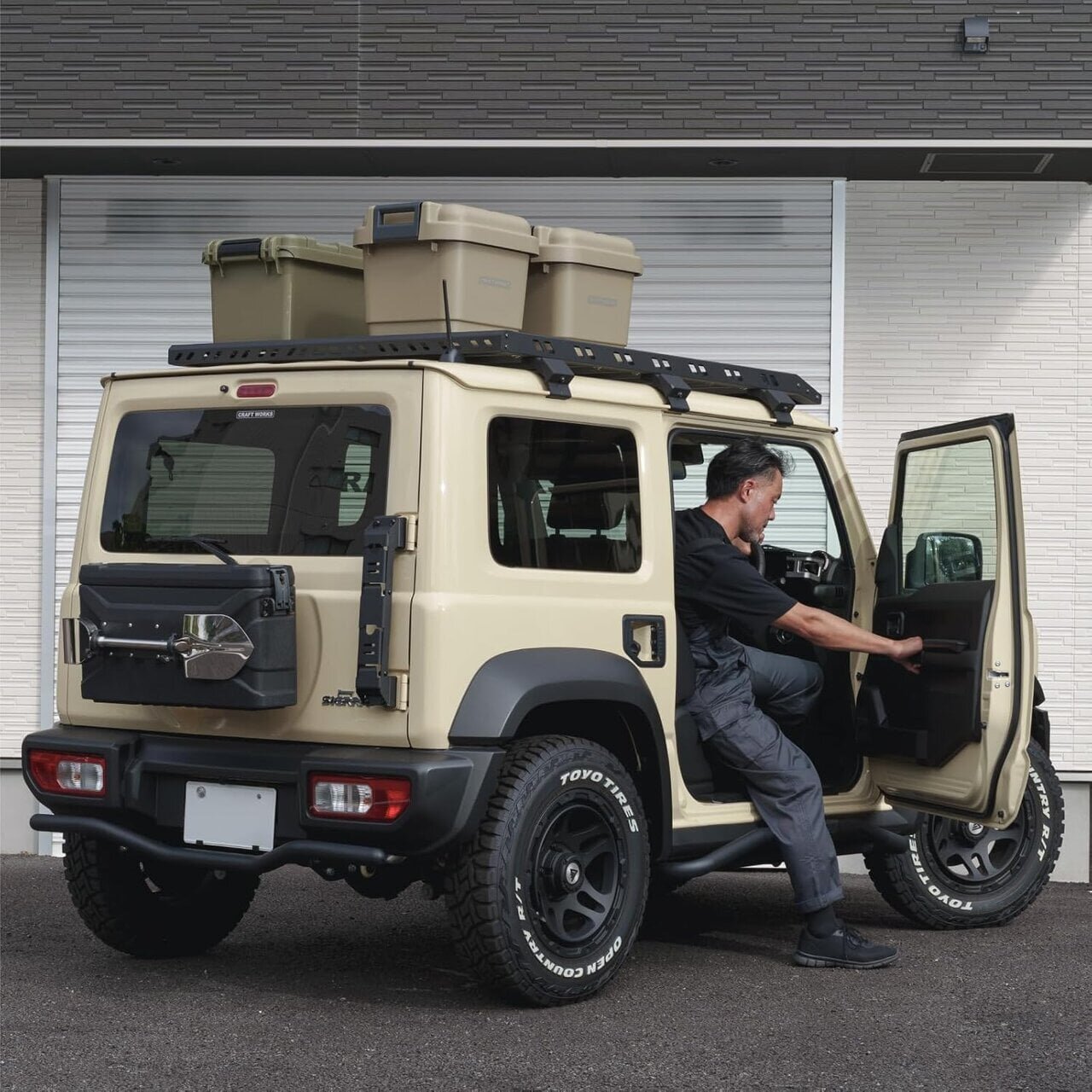 【Jimny DIY】New Nomad Compatible! Practicality Enhanced with Drill-Free Slim Rear Ladder