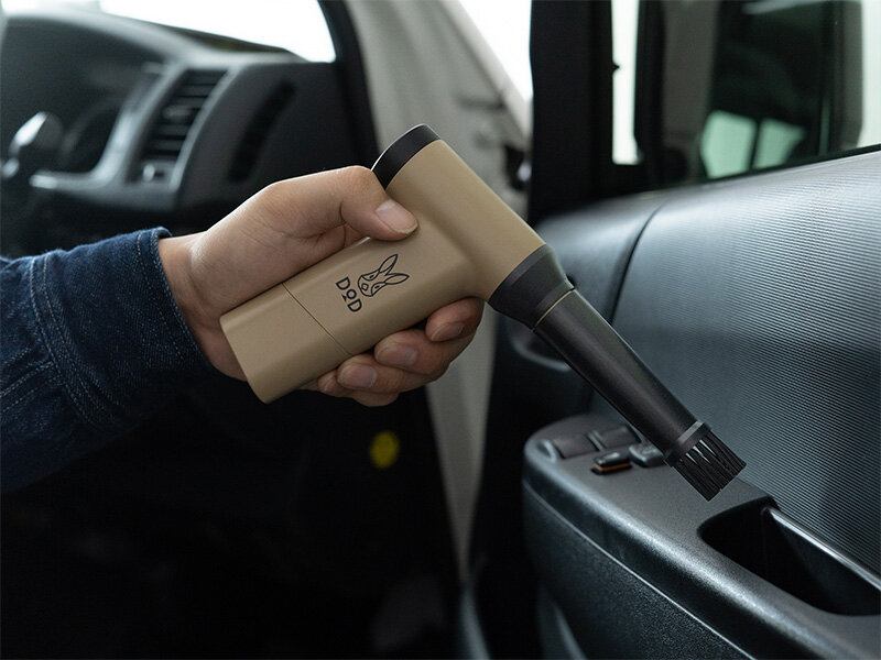 【電動ブロワー】え、手のひらサイズでこの風量!? 爆風を巻き起こす、その名も「トバシマクリスT」