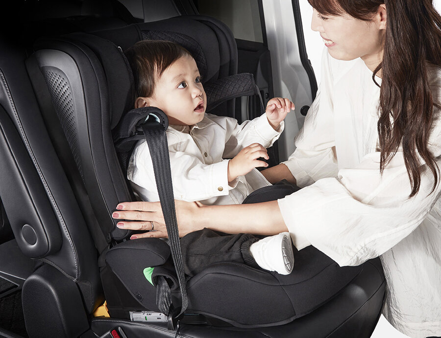 【年末年始ドライブ】乗せ降ろし多い日もノンストレス！肩ベルト延長で腕が通しやすいぞ