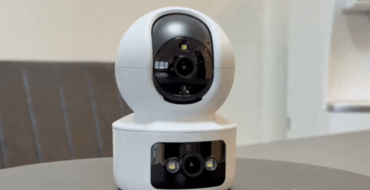 【Security while away】No blind spots with double lenses! Protect your "home" with an all-around surveillance monitoring camera