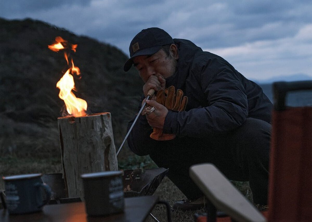 【Logos】The bonfire season has arrived! A firewood clip and fire blower set that beginners want to use together.