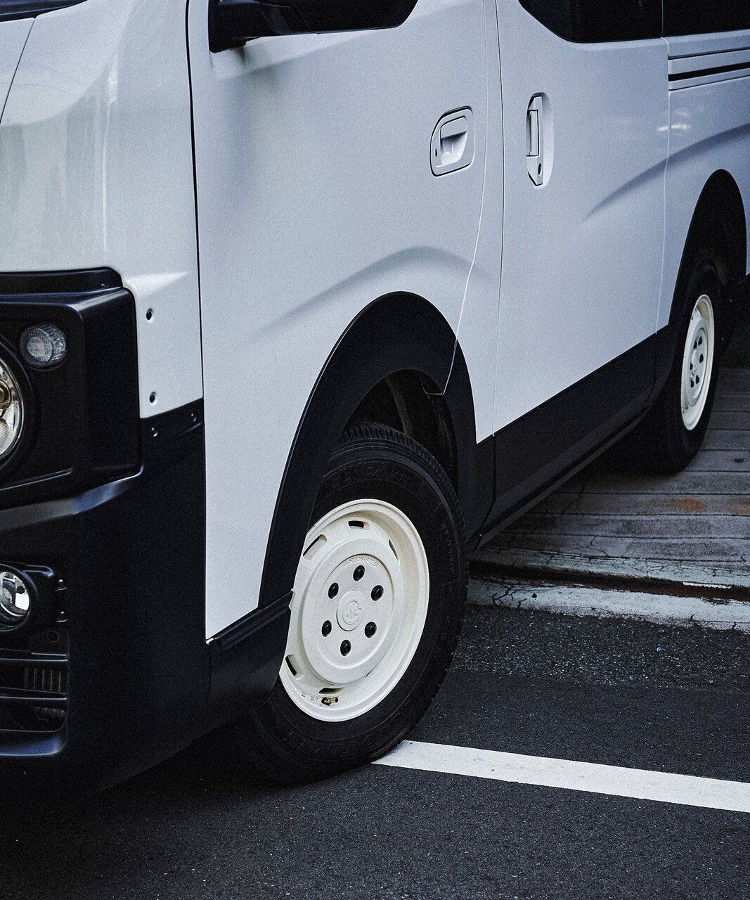 【Customize Your Car】Impressive in both performance and appearance! Deep rim & sharp-edged aluminum wheels