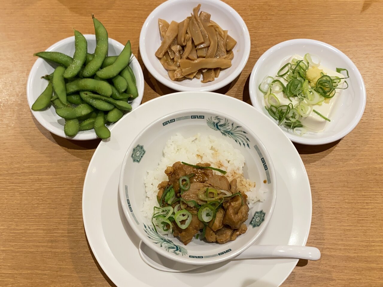 日高屋でダイエット中でも安心な高タンパク質食！「やきとり丼」やらを頼んでみた