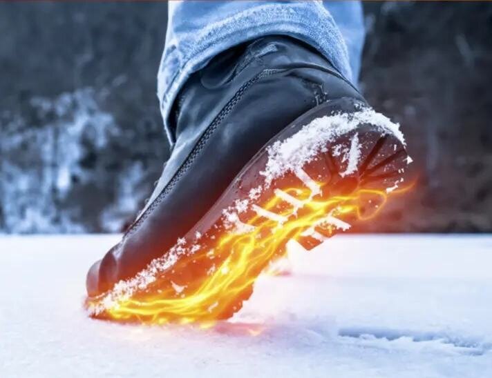 【Walking on Snow】Warm feet in 3 seconds! With the heat insole, we can get through the cold wave of the new year.