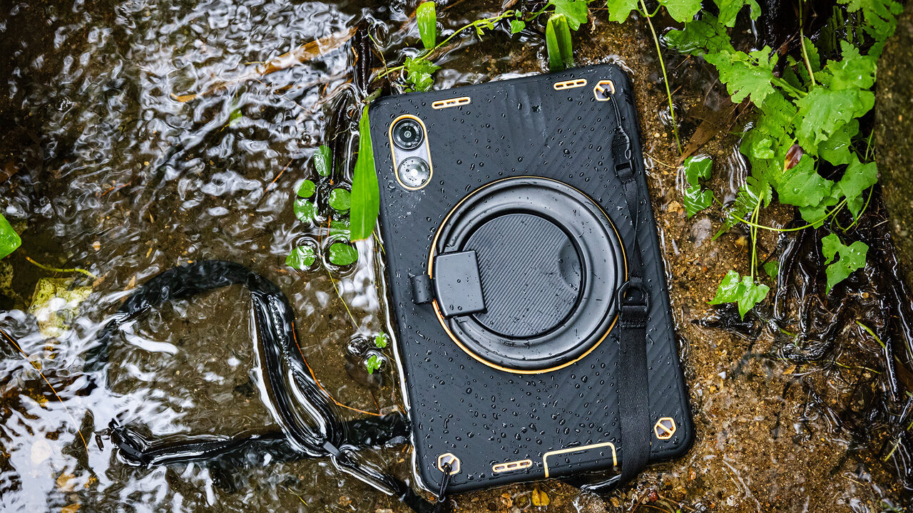 【New Year Holidays】Enjoy digital relaxation in the "bath"! A waterproof and dustproof tablet that can be used even in hot steam