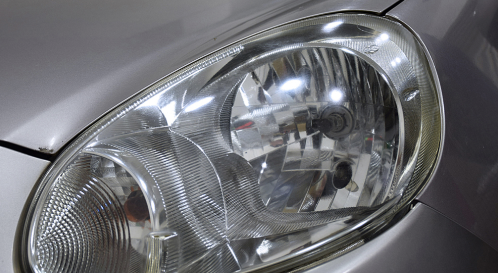 【Car Care】Revitalize your car's "eyes"! Apply headlamp cleaner to increase brightness and light axis