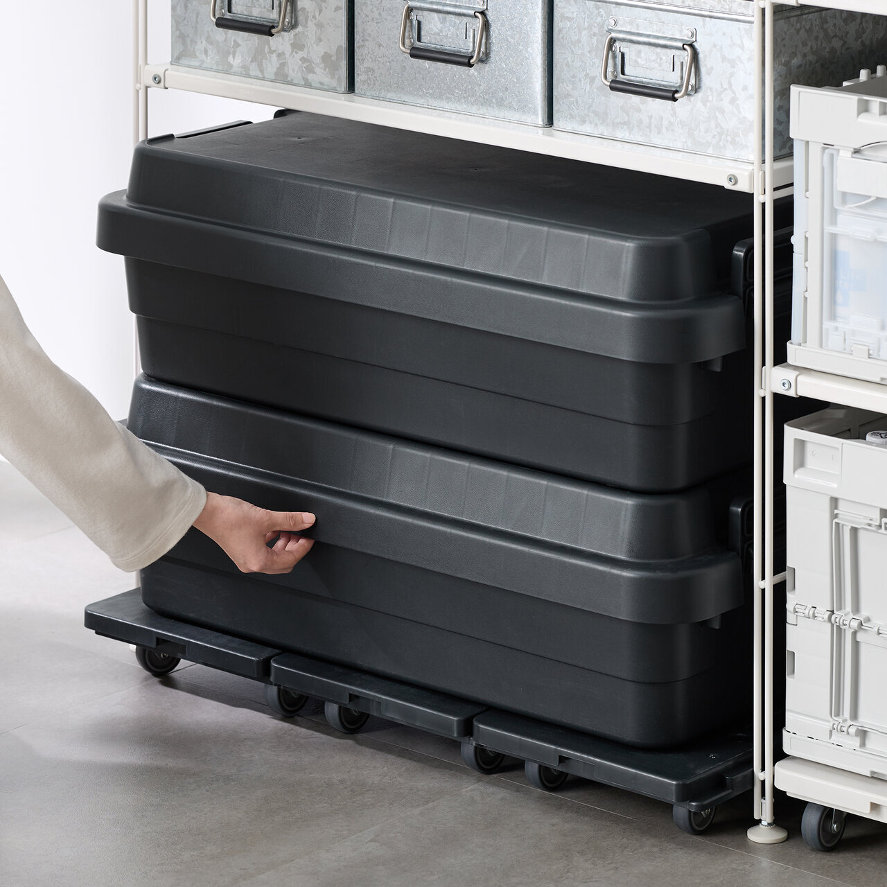 【MUJI】Also for garage storage! “Rugged” box made from recycled automobile bumpers